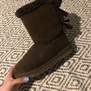 •ugg middie brown boots with bows